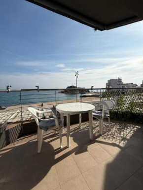 Apartamento primera línia de mar
